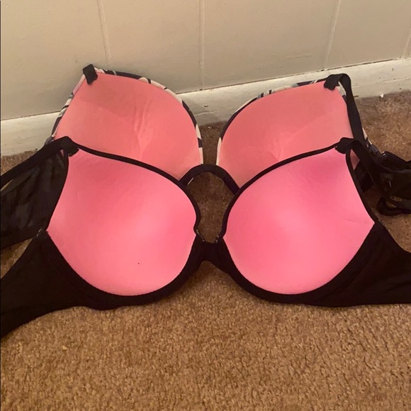 2 VS Pink 34D Push Up Bras - Picture 2 of 3